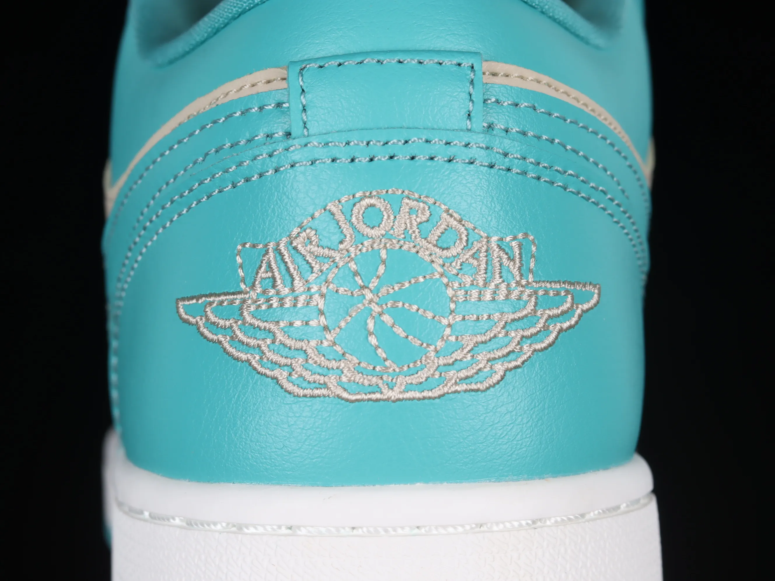 All categories Air Jordan Jordan series basketball shoes Air Jordan 1 Low G version pure original Air Jordan 1 Low AJ1 Joe 1 Tiffany green low-top basketball shoes DC0774-131